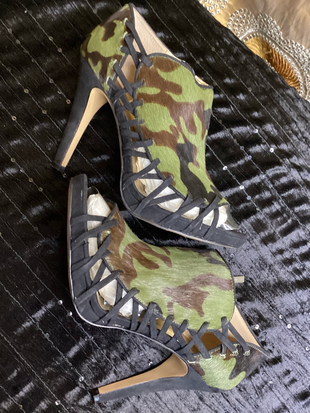 Nine West Green Camo Strappy Peep-Toe Heels 8M